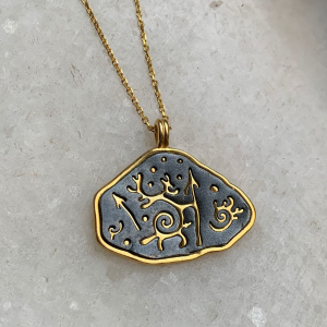 Antik Sembollü El Yapımı Gümüş Kolye