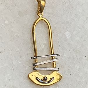 Kemer Formunda Oksitli Modern Gümüş Kolye